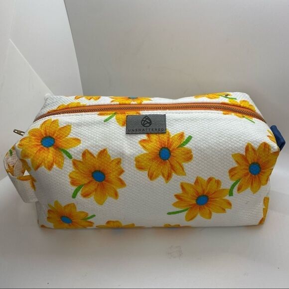 Unshattered Toiletry Kit - Picture 1 of 6